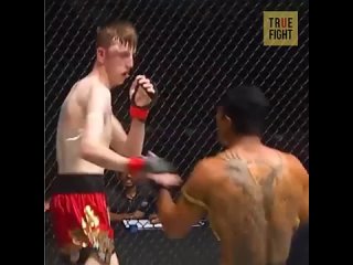 it seems to me that the judge, in order to preserve the health of the fighter, should have stopped this fight earlier. vyt rf;tncz celmz, lkz cj[hfytybz pljhj