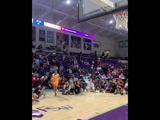 one-armed basketball player wins dunk competition jlyjherbq ,fcrtn,jkbcn gj,tlbk yf cjhtdyjdfybb gj lfyrfv jlyjherbq ,fcr