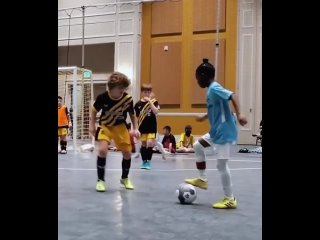 this teen boy is unstoppable. one of the future football champions. njuj 9-ktnytuj gfhyz yt jcnfyjdbnm. jlby bp ,eleob[xtv